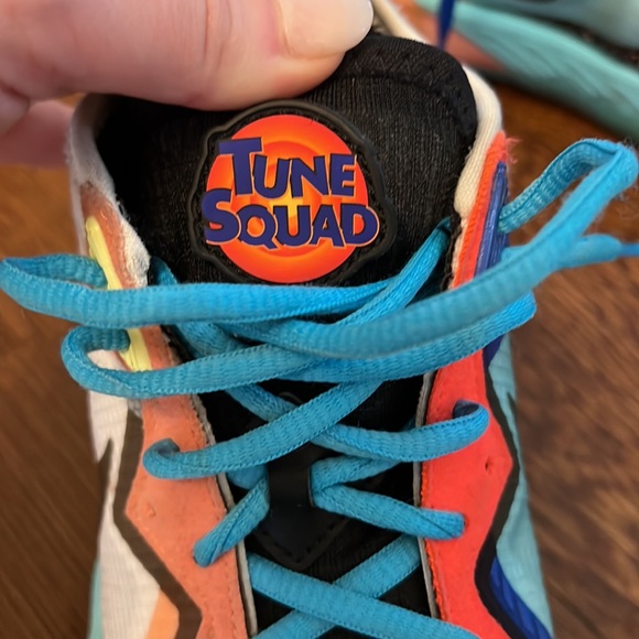 Nike Lebron 18 Low Summit White Space Jam (GS) - Picture 9 of 13